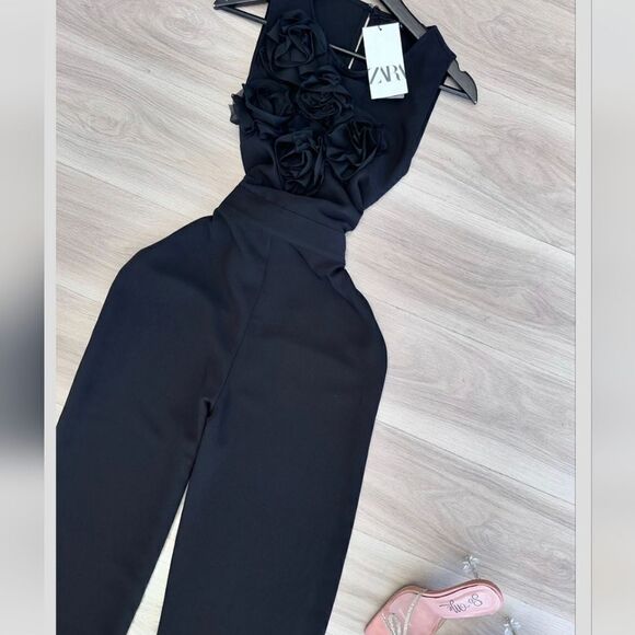 Zara TEXTURED FLORAL CREPE JUMPSUIT - Picture 2 of 15